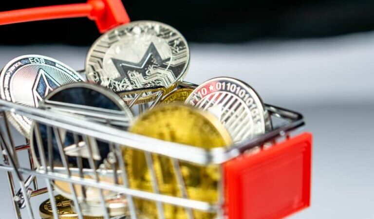 2 cryptocurrencies to buy now for your retirement portfolio