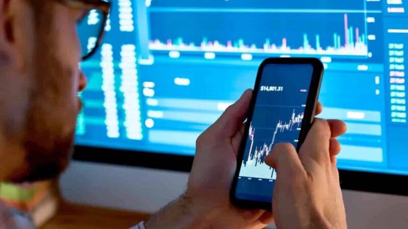 2 altcoins to turn $100 into $10,000