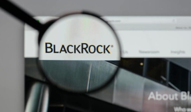 BlackRock dumped almost $250 million of this crypto in a week