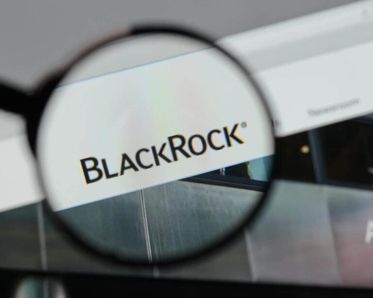 BlackRock dumped over $500 million of these cryptocurrencies this week