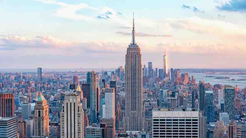 R. Kiyosaki warns New Yorkers to protect themselves with these 2 cryptos