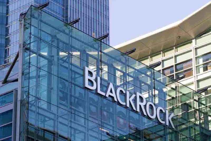 Did BlackRock just dump nearly $400 million of these two cryptos