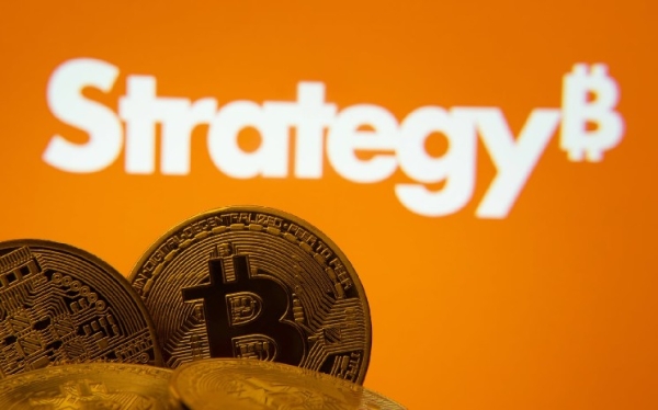 ‘All Three Will Crash and Burn’: Peter Schiff Slams Michael Saylor as Strategy’s Bitcoin ‘Printer’ Breaks 23-Day Silence