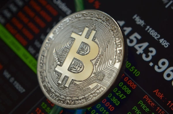 Bitcoin Uptrend Remains Alive Despite Bearish Pressure Below ,800