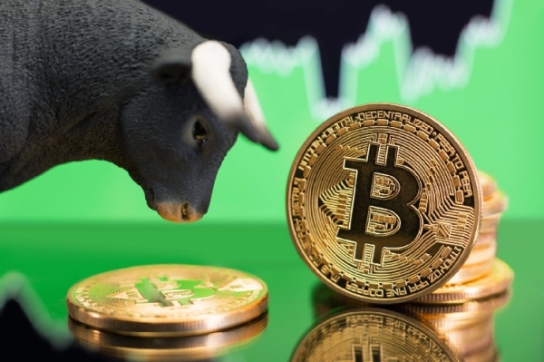 Bitcoin’s $90,000 Dream Fades, but Bollinger Bands Keep It Alive