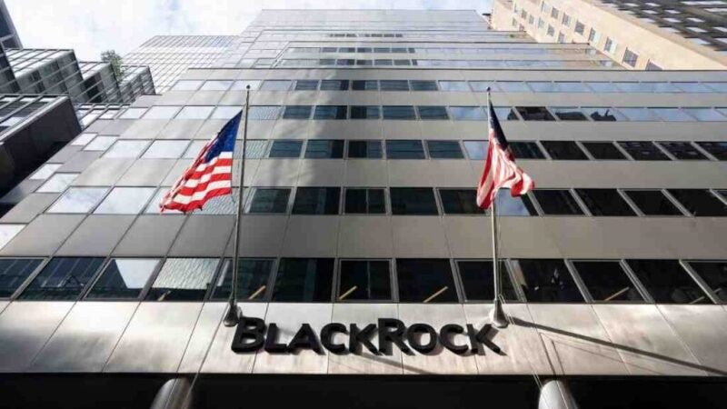BlackRock offloaded $1.2 billion of these cryptocurrencies in a week