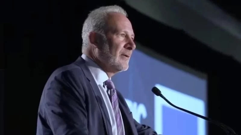 Peter Schiff says Michael Saylor is ‘running out of cash’