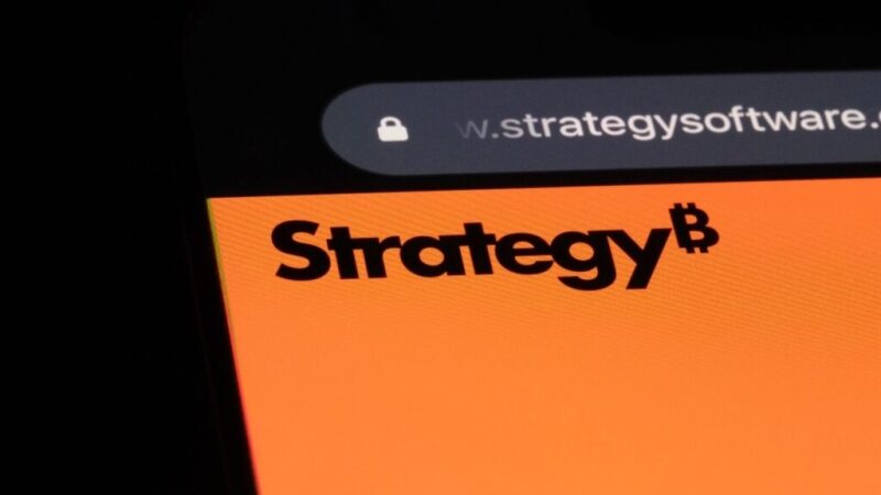 Strategy insiders dump MSTR shares amid Bitcoin weakness
