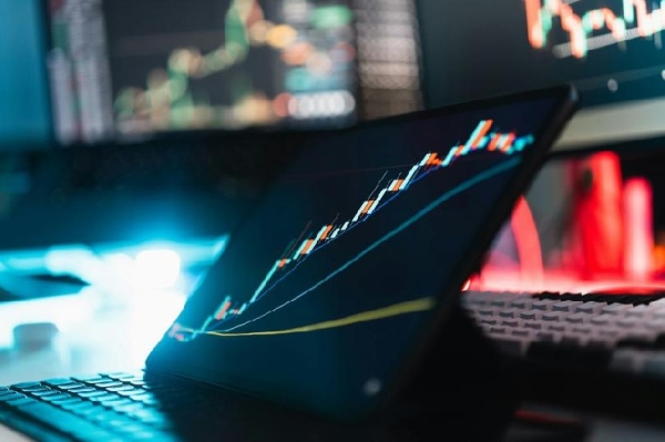 It’s not SpaceX. Bitcoin ETF outflows may be an arbitrage story